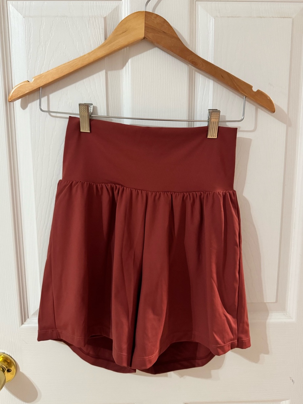 Halara SoftlyZero Airy 2-in-1 Flowy Yoga Shorts 5" Long Winterberry Rust M - Picture 11 of 13